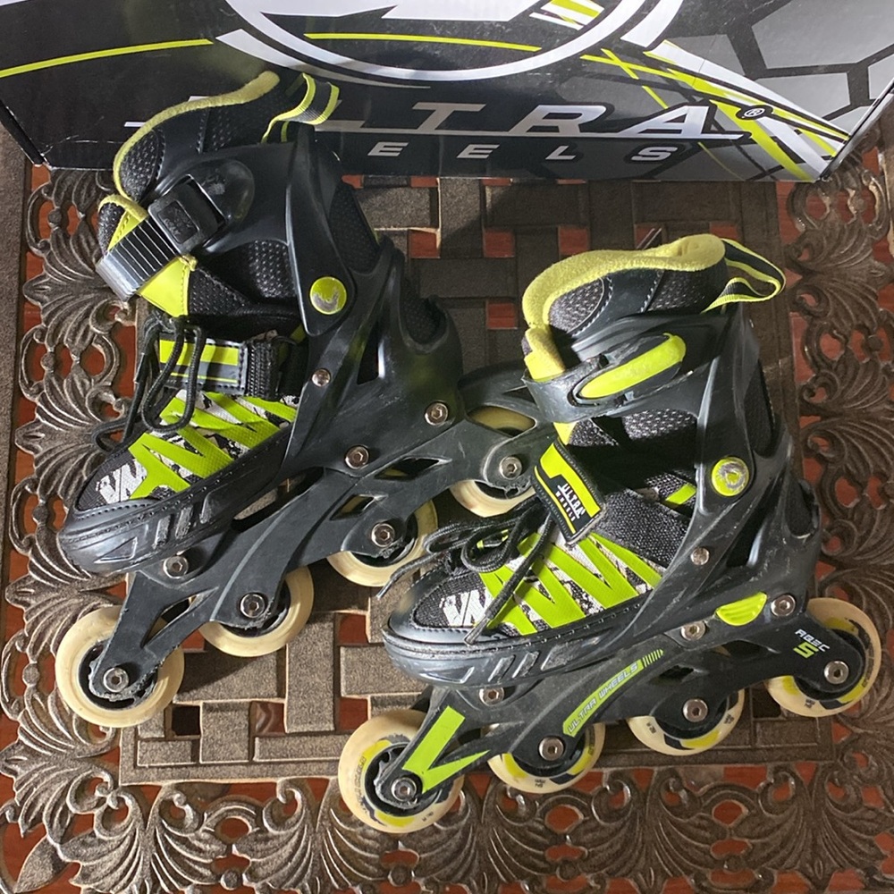 Roller Blades, In-Line Skates - Size 1-4 adjustable